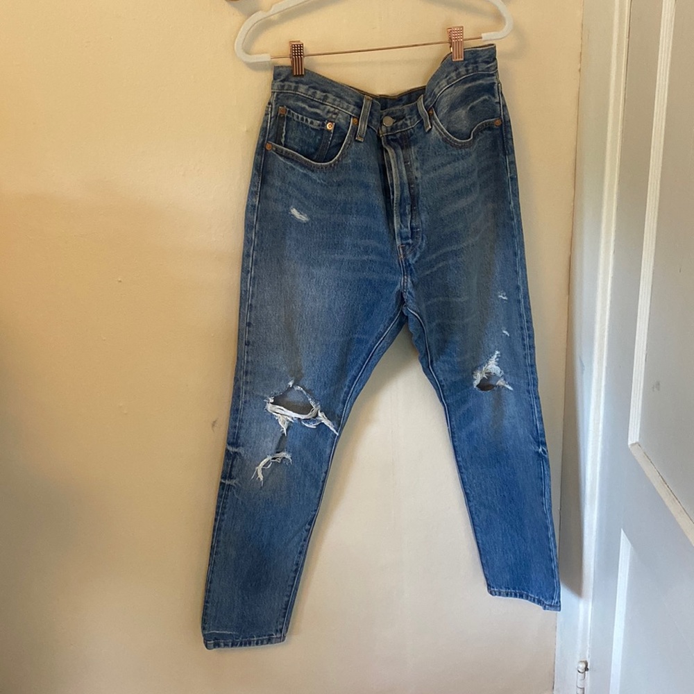 Levis distressed jeans - size 32 never worn - Picture 1 of 8